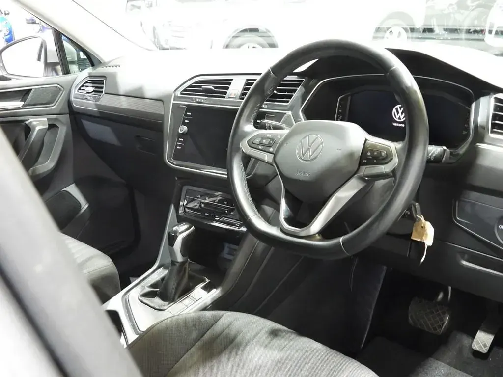 Used VW Tiguan Allspace S 150 HP (110 kW) 2023 Silver SUV