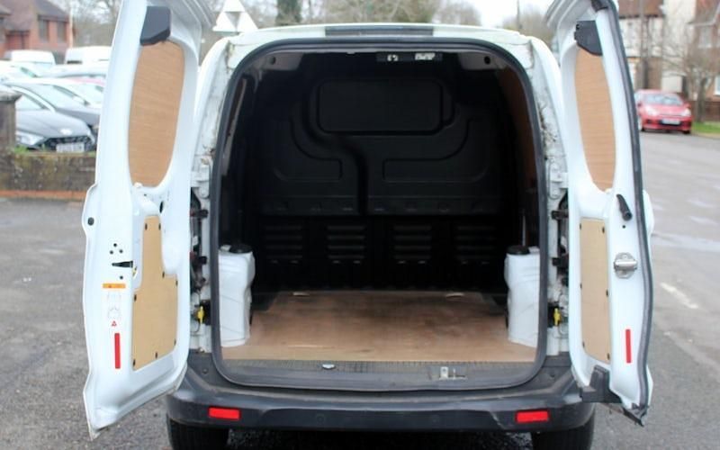 Usado Ford Transit 101 HP (74 kW) 2023 Van