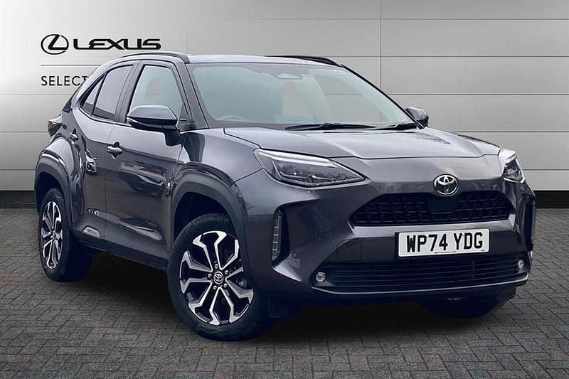 Used Toyota Yaris Cross Design 116 HP (85 kW) 2025 Decuma grey SUV