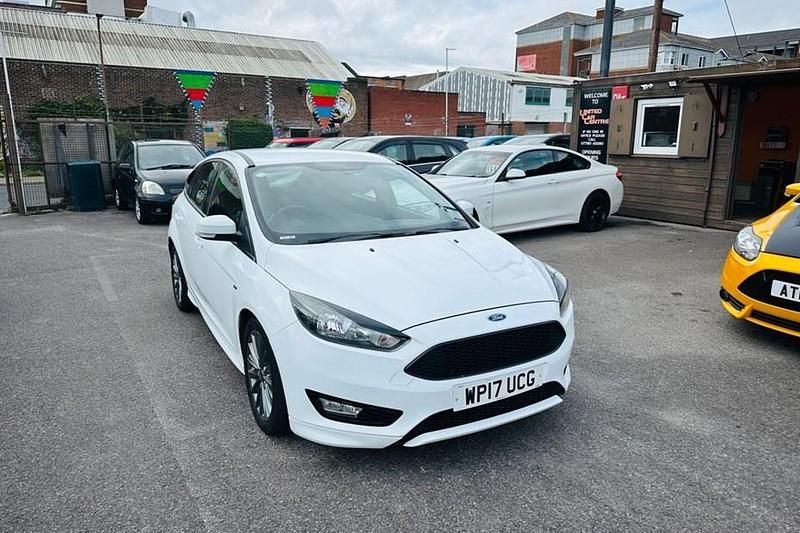 White Used 2017 Ford Focus ST-Line Hatchback | £6,995 (Fair price) - Image 1/1