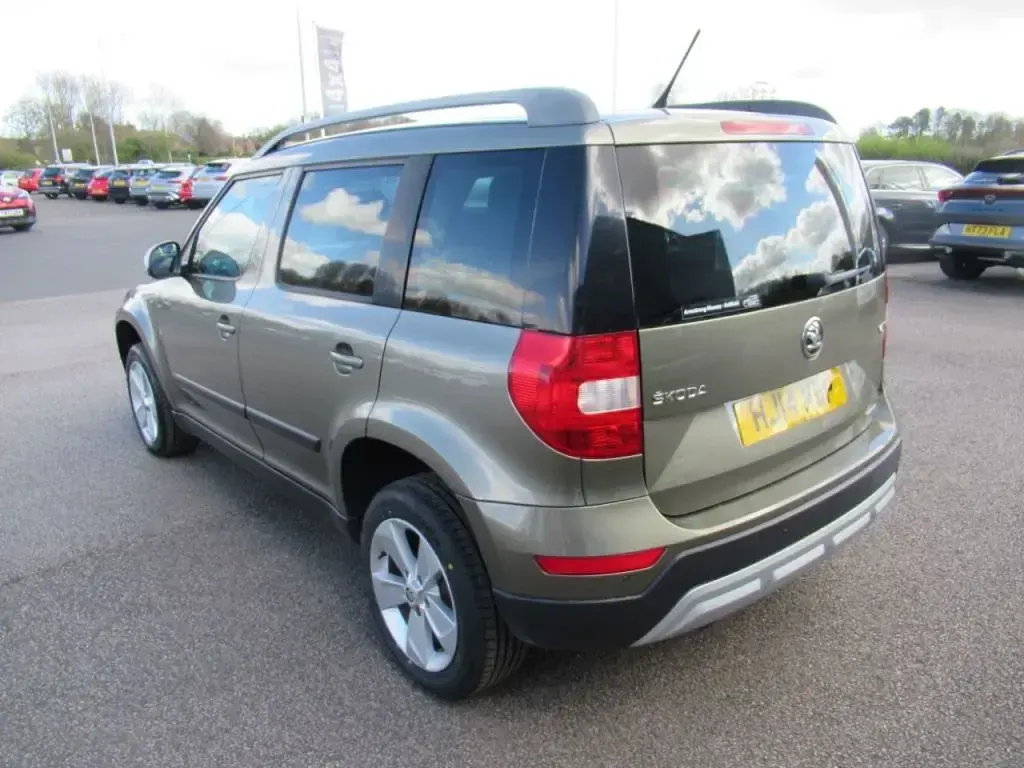 Używany Skoda Yeti GreenLine 105 KM (77 kW) 2014 Zielony SUV