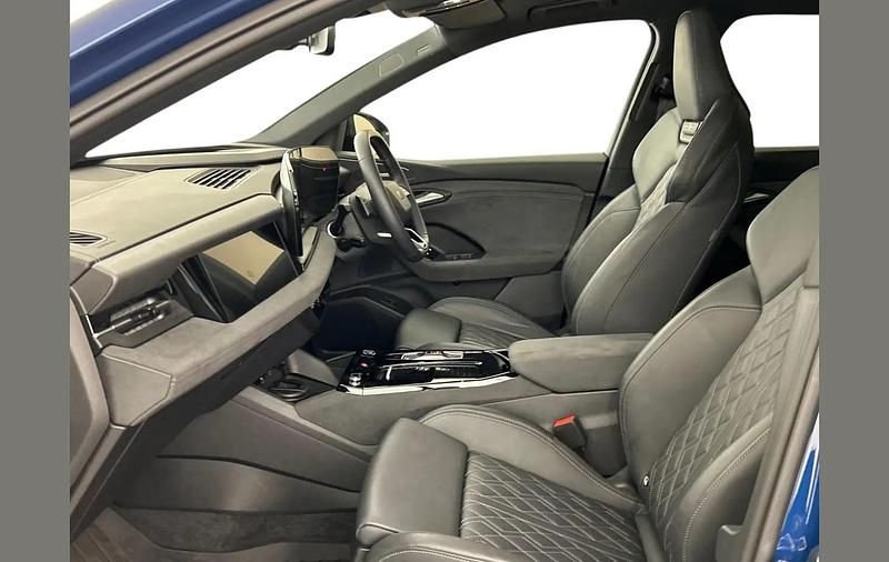 Usado Audi Q6 e-tron Advanced 284 kW (387 CV) 2024 Azul SUV