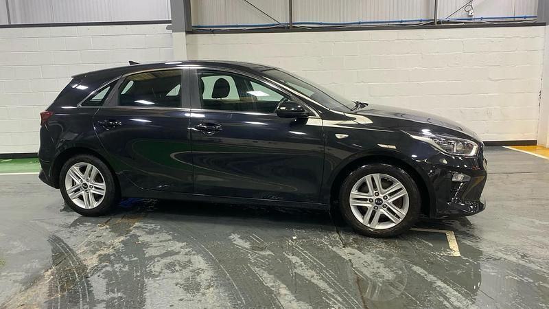 Used Kia Ceed 118 HP (86 kW) 2019 Black Hatchback