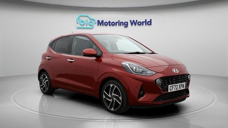 Used Hyundai i10 Premium 84 HP (61 kW) 2023 Red Hatchback