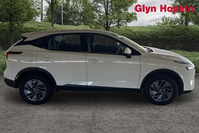 Used Nissan Qashqai Acenta Premium 2023 White SUV