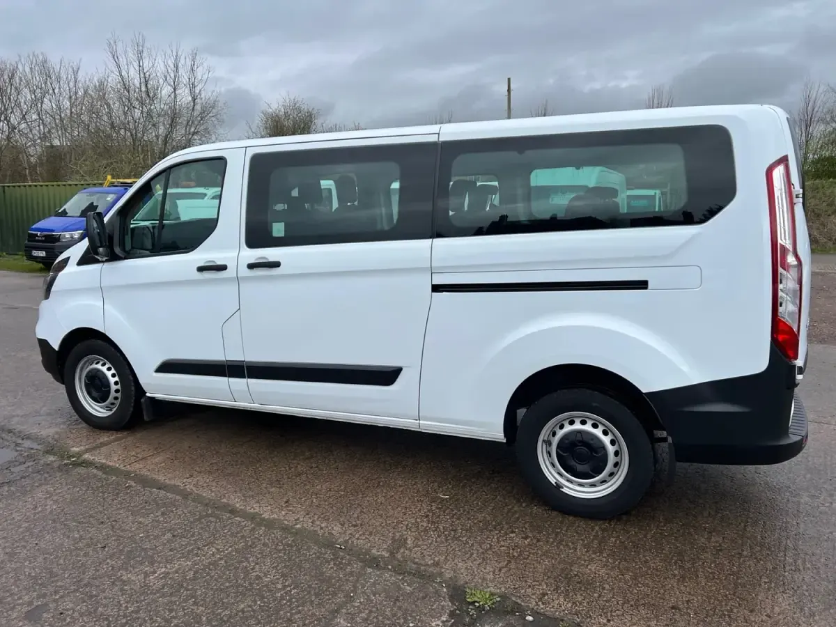 Käytetty Ford Transit Custom 130 HP (95 kW) 2022 Valkoinen Farmari