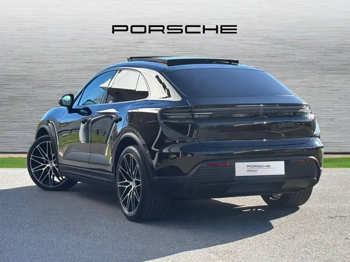 Used Porsche Macan 264 kW (360 HP) 2025 Black SUV