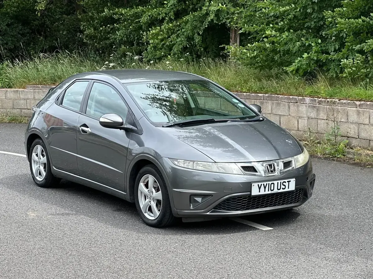 Used Honda Civic SE 100 HP (73 kW) 2010 Silver Hatchback
