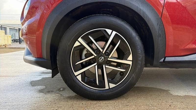 Used Nissan Juke N-Connecta 143 HP (105 kW) 2025 Red SUV