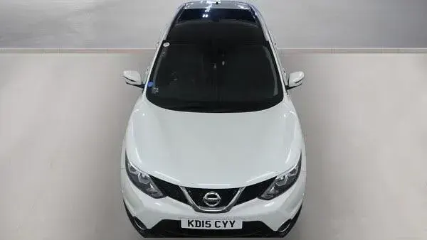 Used Nissan Qashqai Tekna 115 HP (84 kW) 2015 White SUV