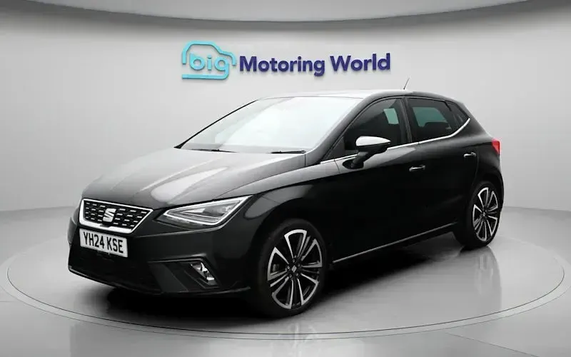 Usado Seat Ibiza XCELLENCE Lux 110 CV (80 kW) 2024 Negro Utilitario