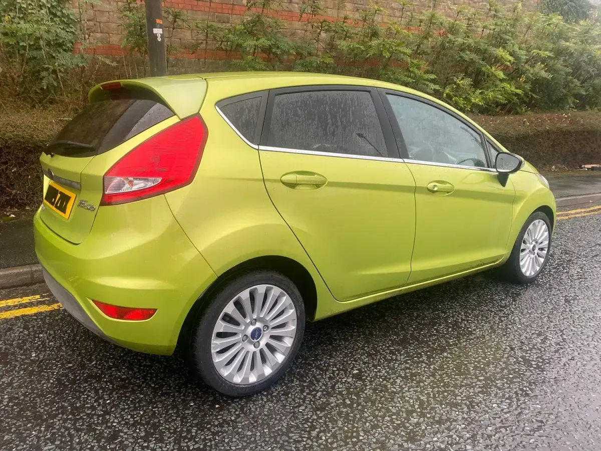 Used Ford Fiesta Titanium 96 HP (70 kW) 2009 Green Hatchback