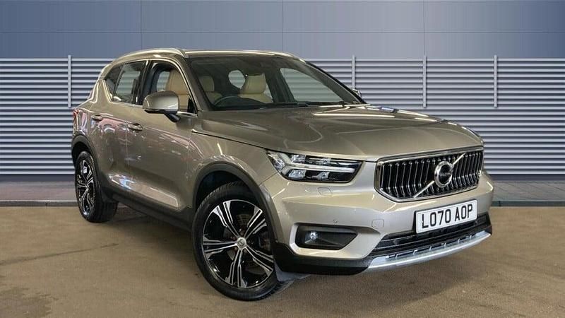 Used 2020 Volvo XC40 Inscription SUV | £26,263 (Fair price) - Image 1/3