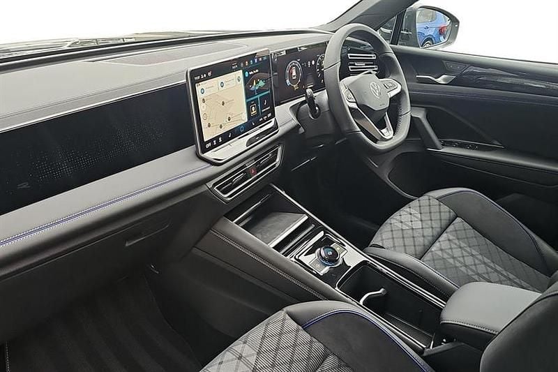 Used VW Tiguan R-line 150 HP (110 kW) 2025 Urano grey SUV