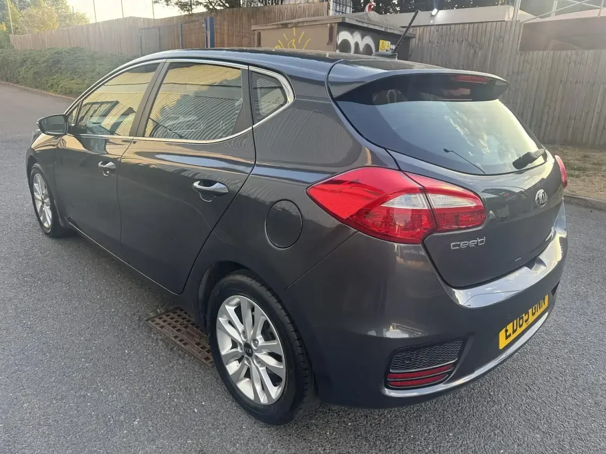 Used Kia Ceed 2015 Silver Hatchback