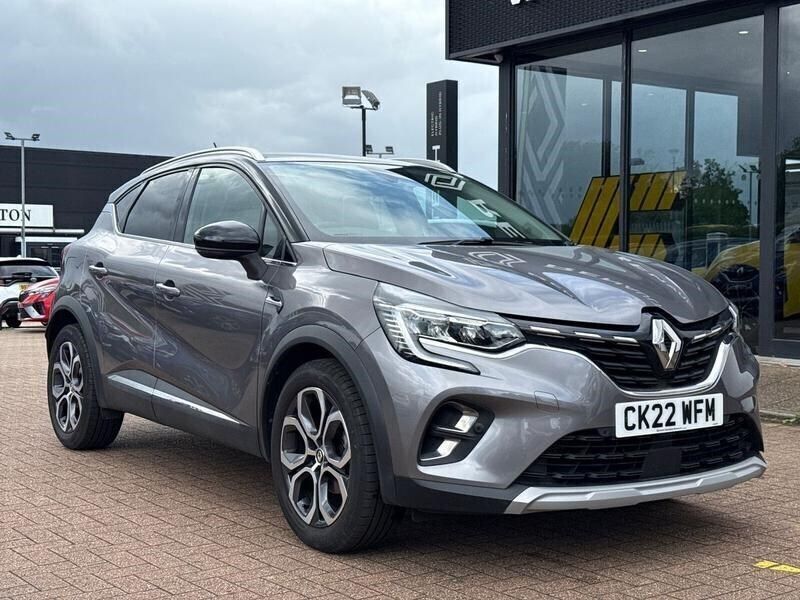Grey Used 2022 Renault Captur SE SUV | £14,995 (Fair price) - Image 1/4