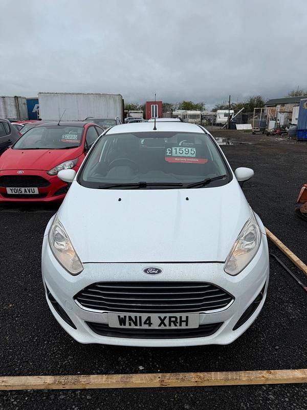 Used Ford Fiesta Zetec 2014 White Hatchback
