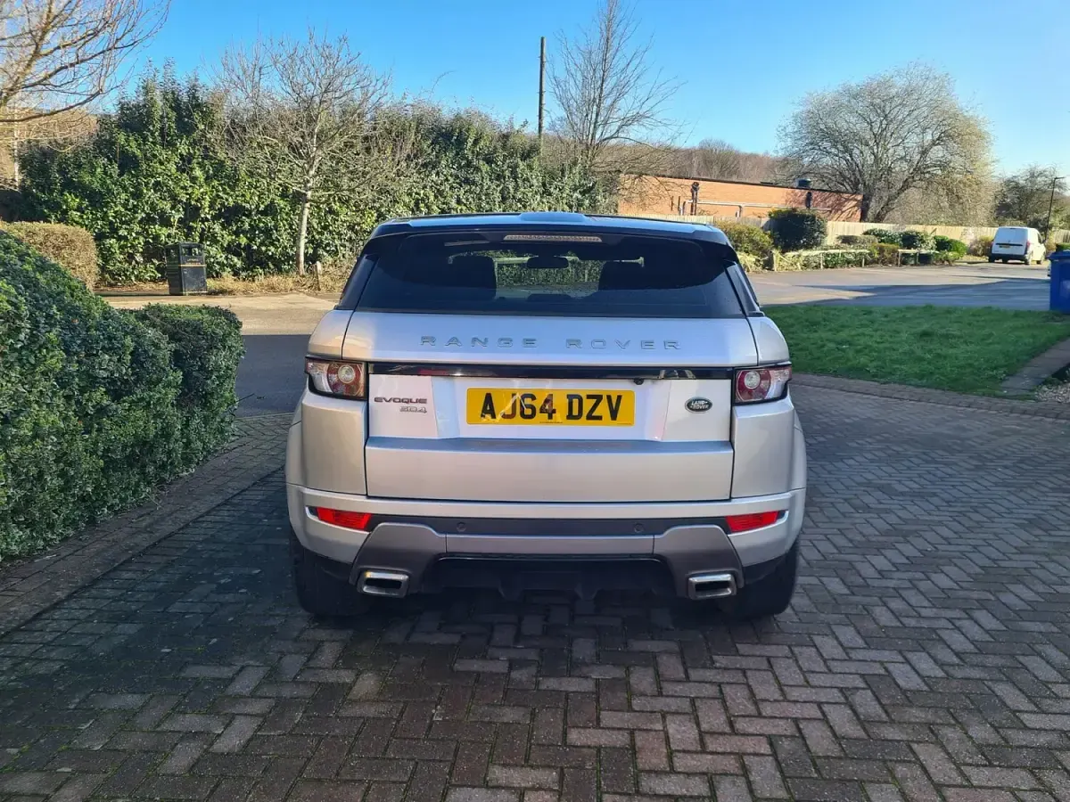 Used Land Rover Range Rover evoque Dynamic 190 HP (139 kW) 2015 Silver Estate