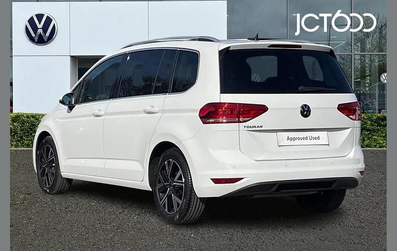 Used VW Touran SEL 150 HP (110 kW) 2021 White MPV