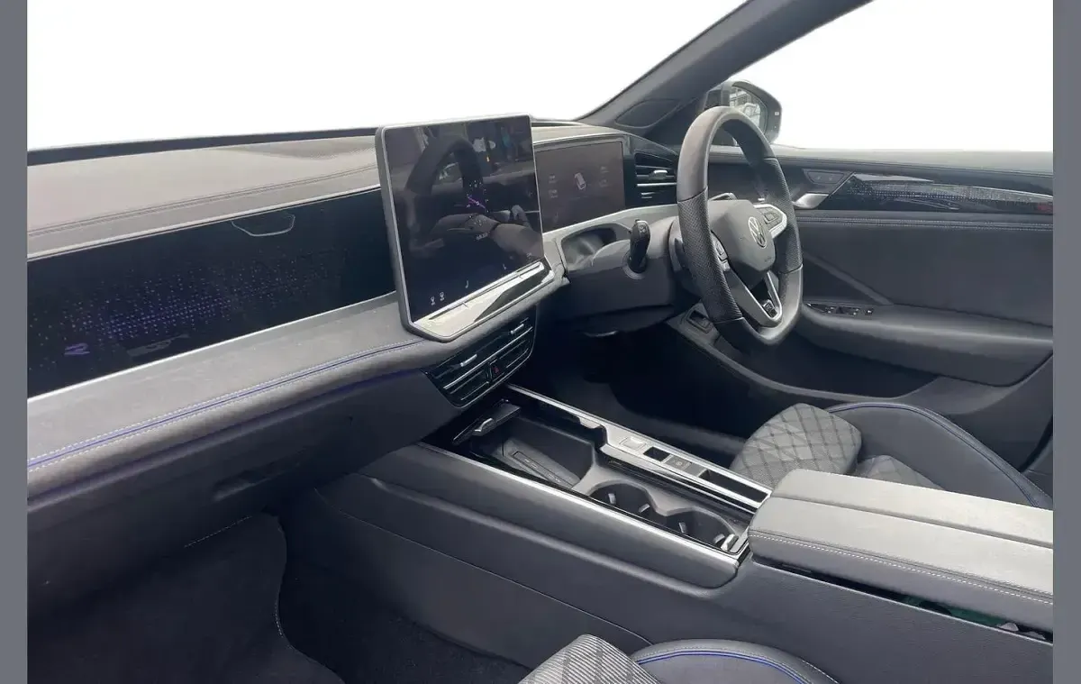 Used VW Passat R-line 147 HP (108 kW) 2026 Black Estate