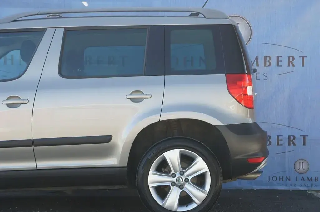 Used Skoda Yeti SE 140 HP (102 kW) 2013 Beige SUV