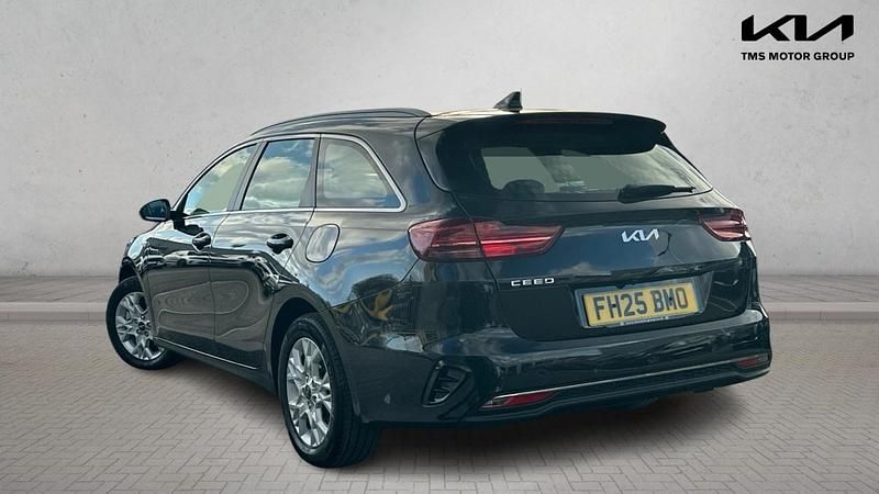 Used Kia Ceed 138 HP (101 kW) 2025 Black Hatchback