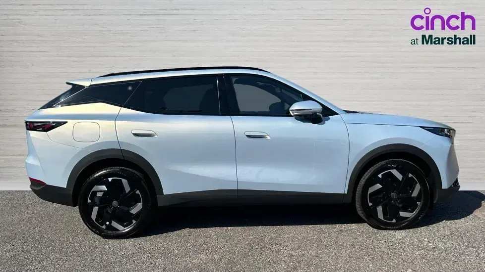 Used Omoda 7 204 HP (150 kW) 2026 Metallic  chromite silver SUV