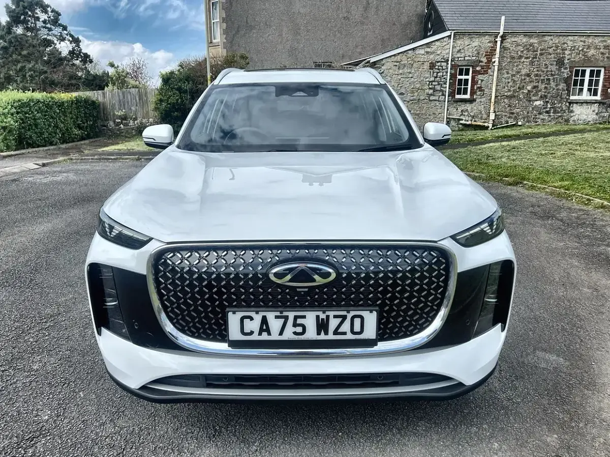 New Chery Tiggo 8 197 HP (144 kW) 2025 White SUV