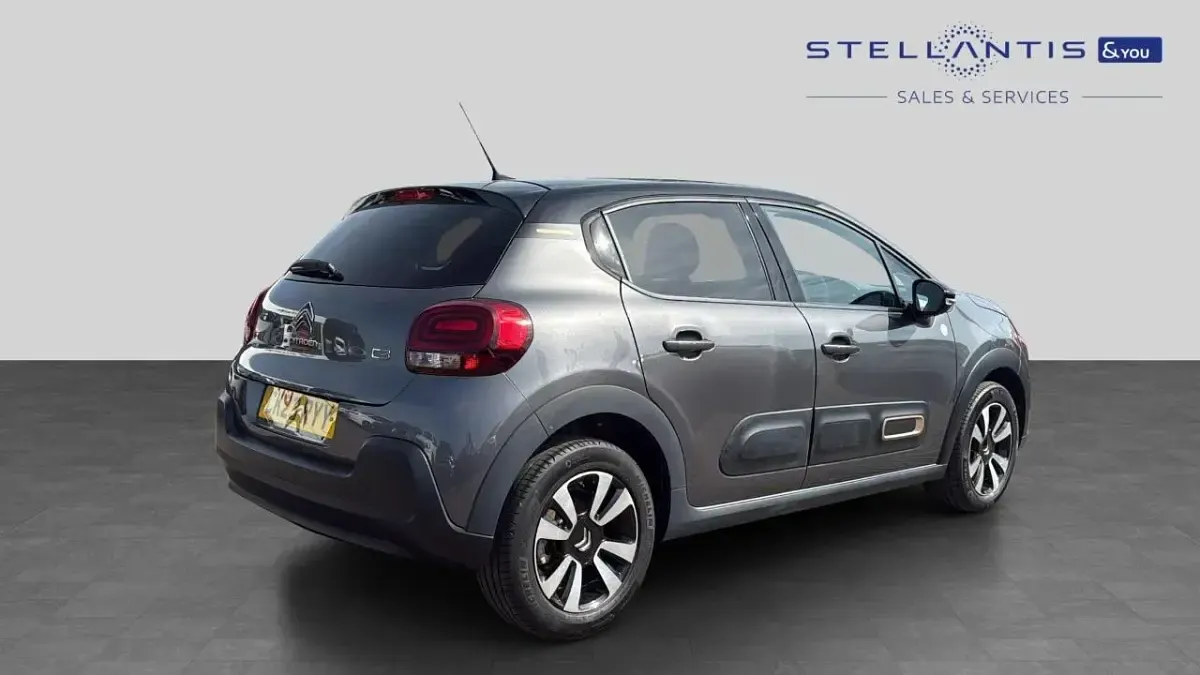 Used Citroën C3 PureTech 108 HP (79 kW) 2023 Red Hatchback