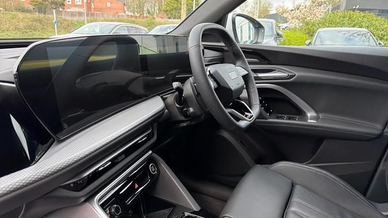 Used Audi Q5 S-Line 268 HP (197 kW) 2026 White SUV