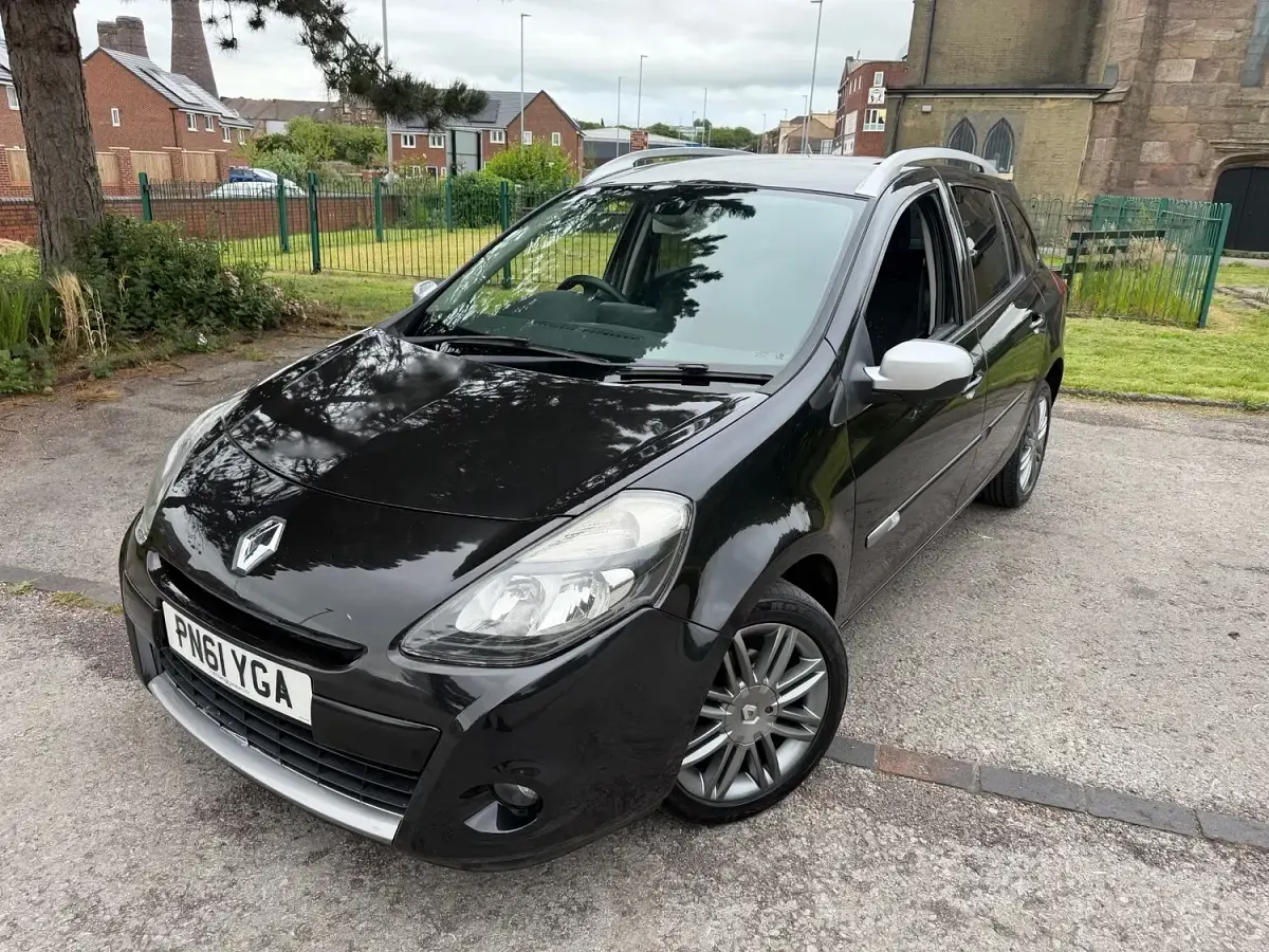 Used Renault Clio Dynamique 2012 Black Estate
