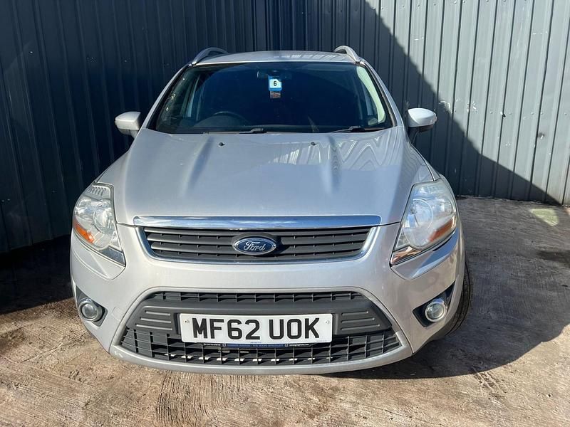 Usado Ford Kuga Titanium 163 HP (119 kW) 2012 Prateado SUV