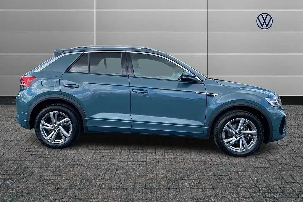 Used VW T-Roc R-line 150 HP (110 kW) 2025 Blue SUV