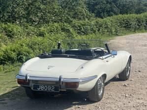 Used Jaguar E-Type 276 HP (202 kW) 1974 White Cabriolet