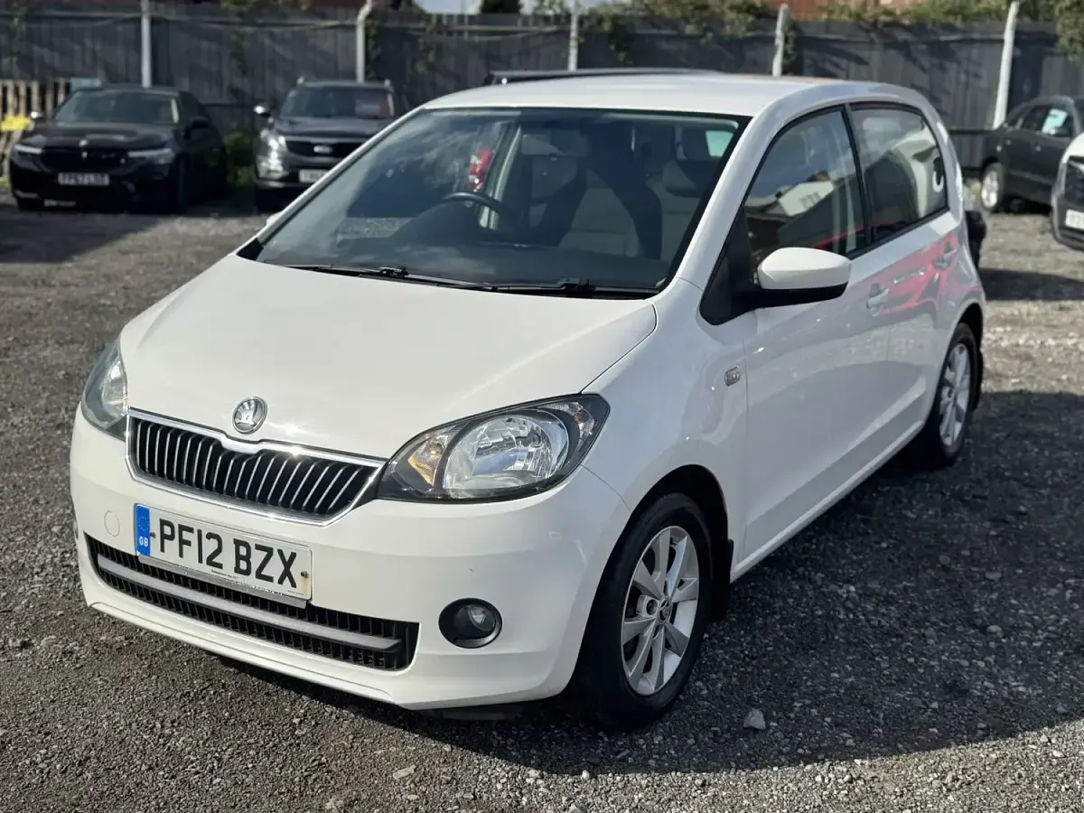Used Skoda Citigo Elegance 75 HP (55 kW) 2012 White Hatchback