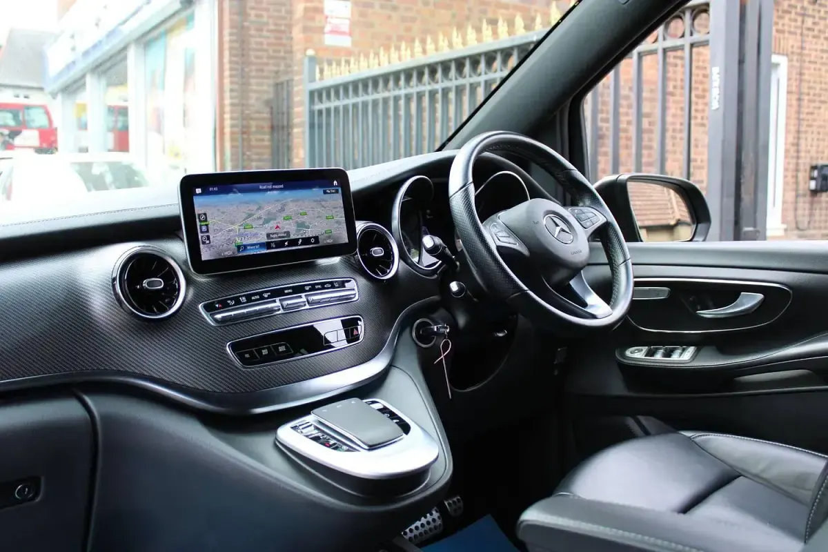 Used Mercedes V300 AMG line 237 HP (174 kW) 2023 Grey MPV