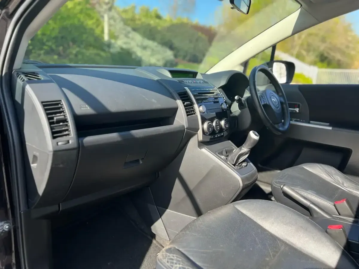 Begagnad Mazda 5 2010 Svart Minibuss