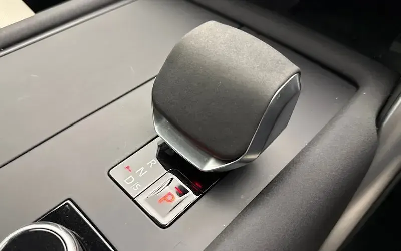 Used Land Rover Discovery HSE Dynamic 300 HP (220 kW) 2025 Grey SUV