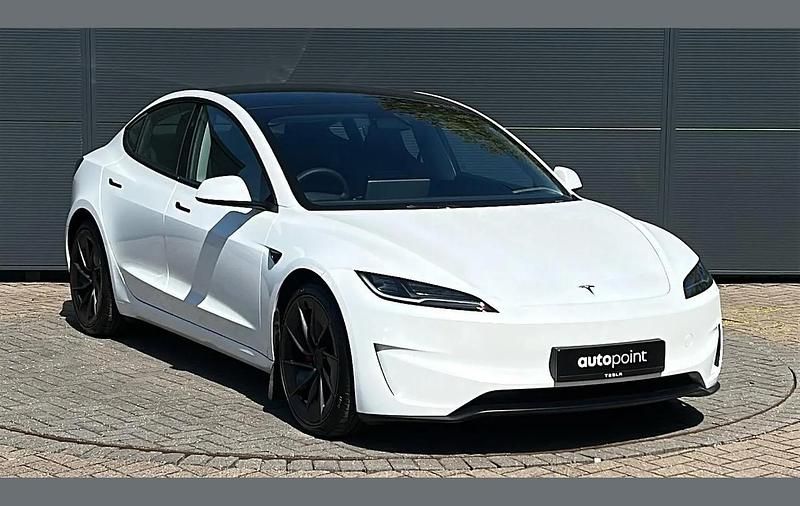Używany Tesla Model 3 Performance 461 kW (627 KM) 2025 Biały Sedan/Limuzyna