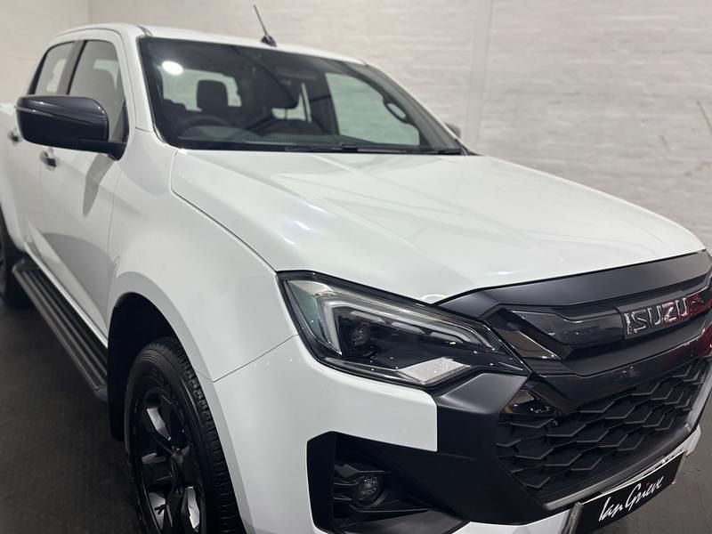 New Isuzu D-Max 163 HP (119 kW) 2025 Splash white Pickup