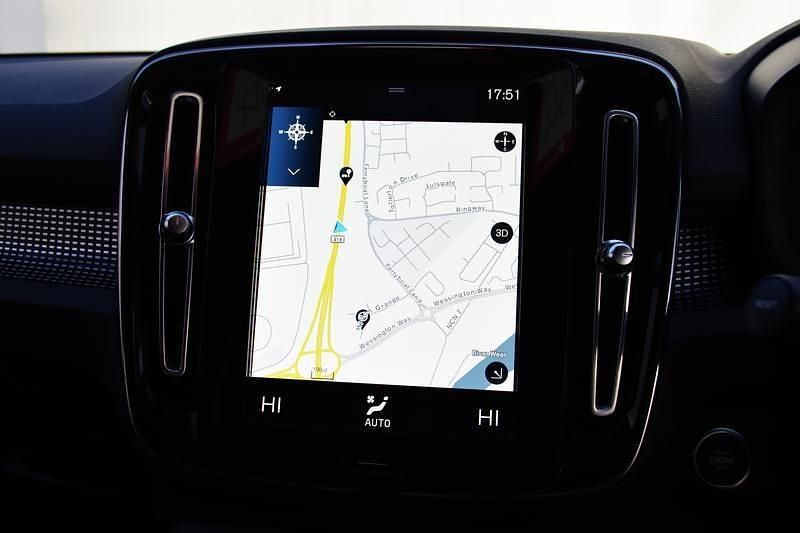 Used Volvo XC40 R-Design 2021 White SUV