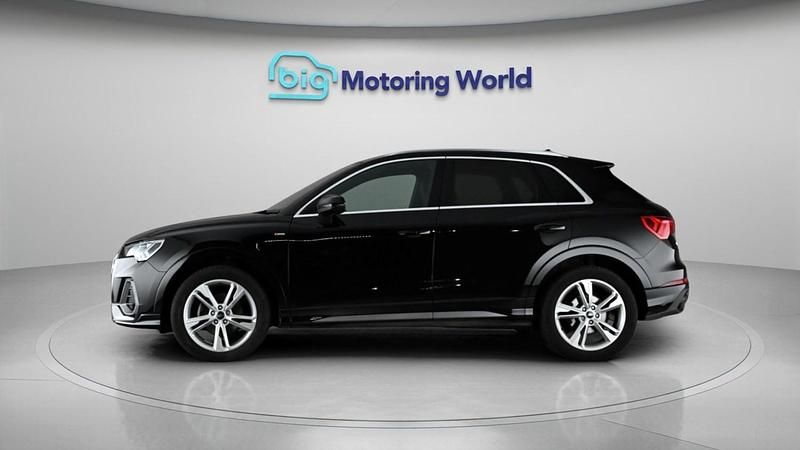 Used Audi Q3 S-Line 148 HP (108 kW) 2024 Black SUV