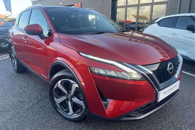 Red Used 2023 Nissan Qashqai N-Connecta SUV | £21,990 (Good price) - Image 1/4