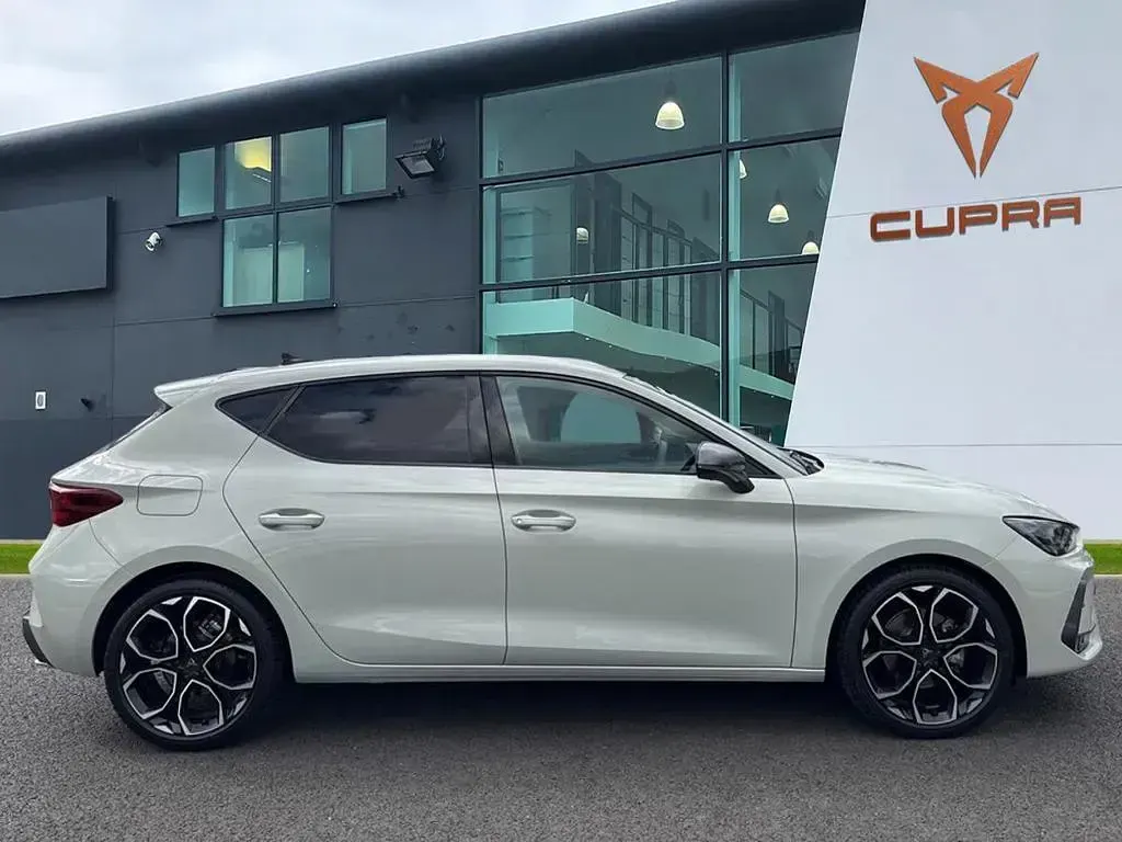 Used Cupra Leon 150 HP (110 kW) 2025 Grey Hatchback