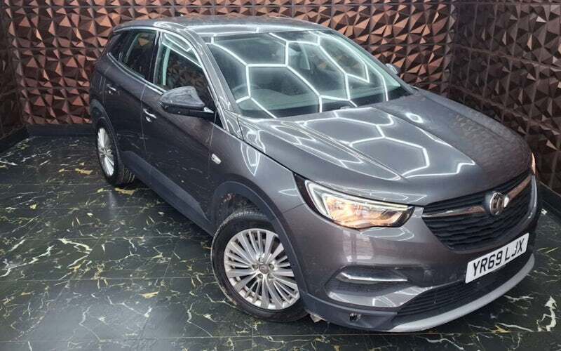 Used Vauxhall Grandland X S 131 HP (96 kW) 2019 Grey SUV