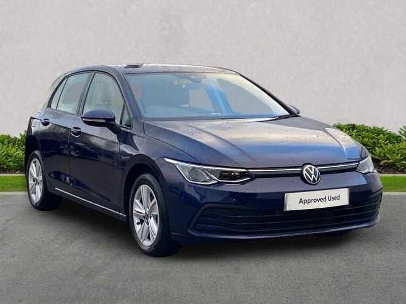 Used 2023 VW Golf VIII | £20,136 (Good price) - Image 1/4