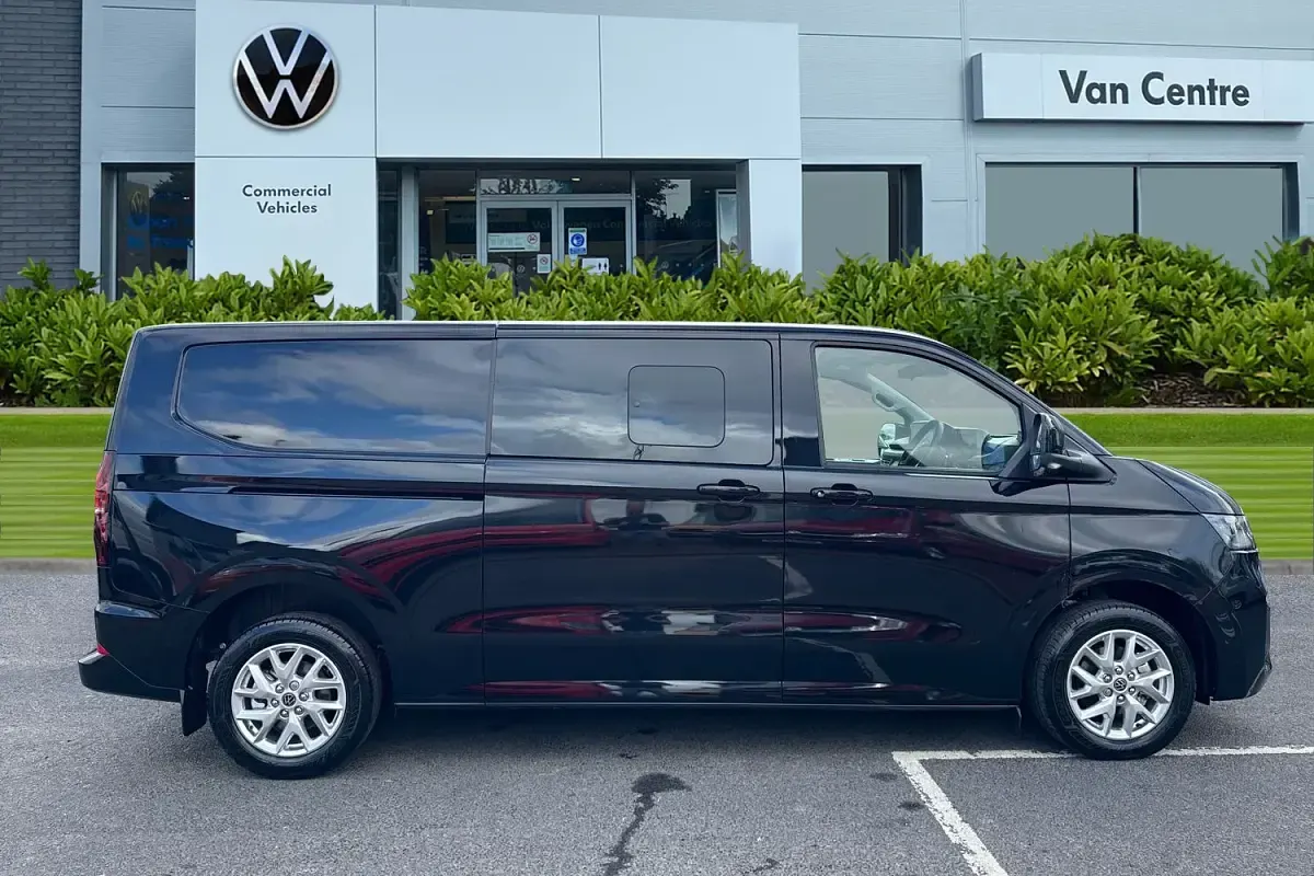 New VW T7 Pro 150 HP (110 kW) 2026 Black Van