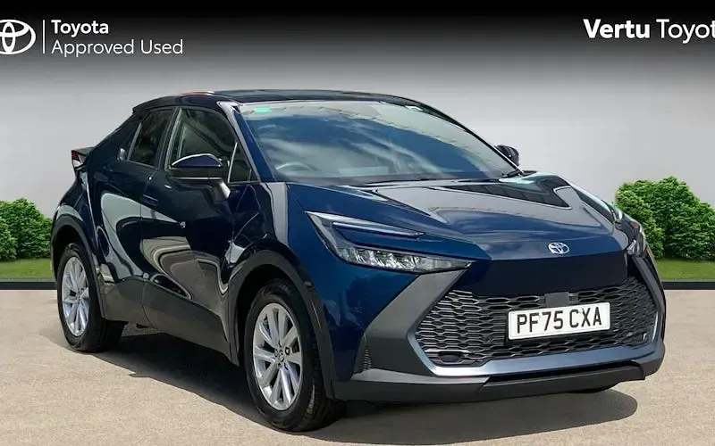 Used Toyota C-HR 140 HP (102 kW) 2025 SUV