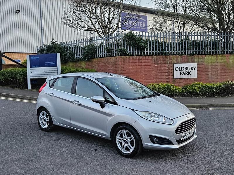 Used Ford Fiesta Zetec 75 HP (55 kW) 2014 Silver Hatchback