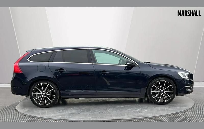 Used Volvo V60 SE Lux 190 HP (139 kW) 2017 Blue Estate